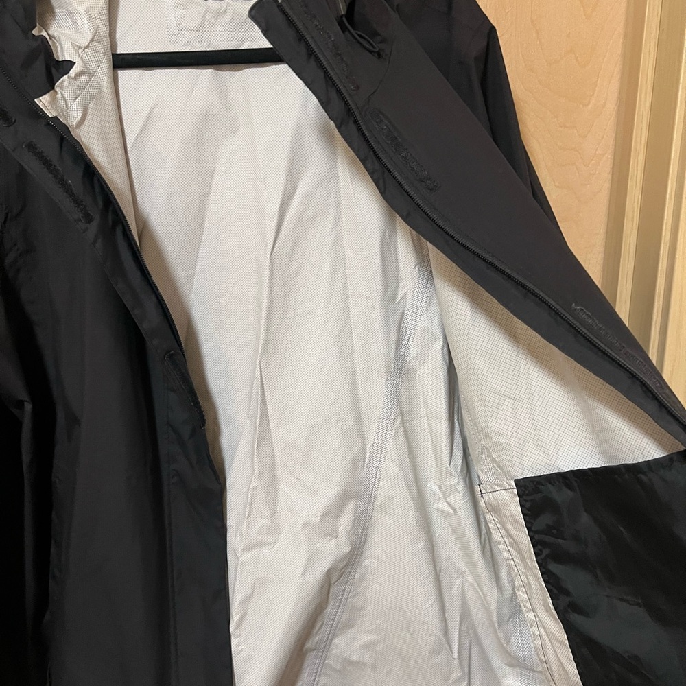 The North Face “Venture” Women's Black Jacket - Picture 4 of 5